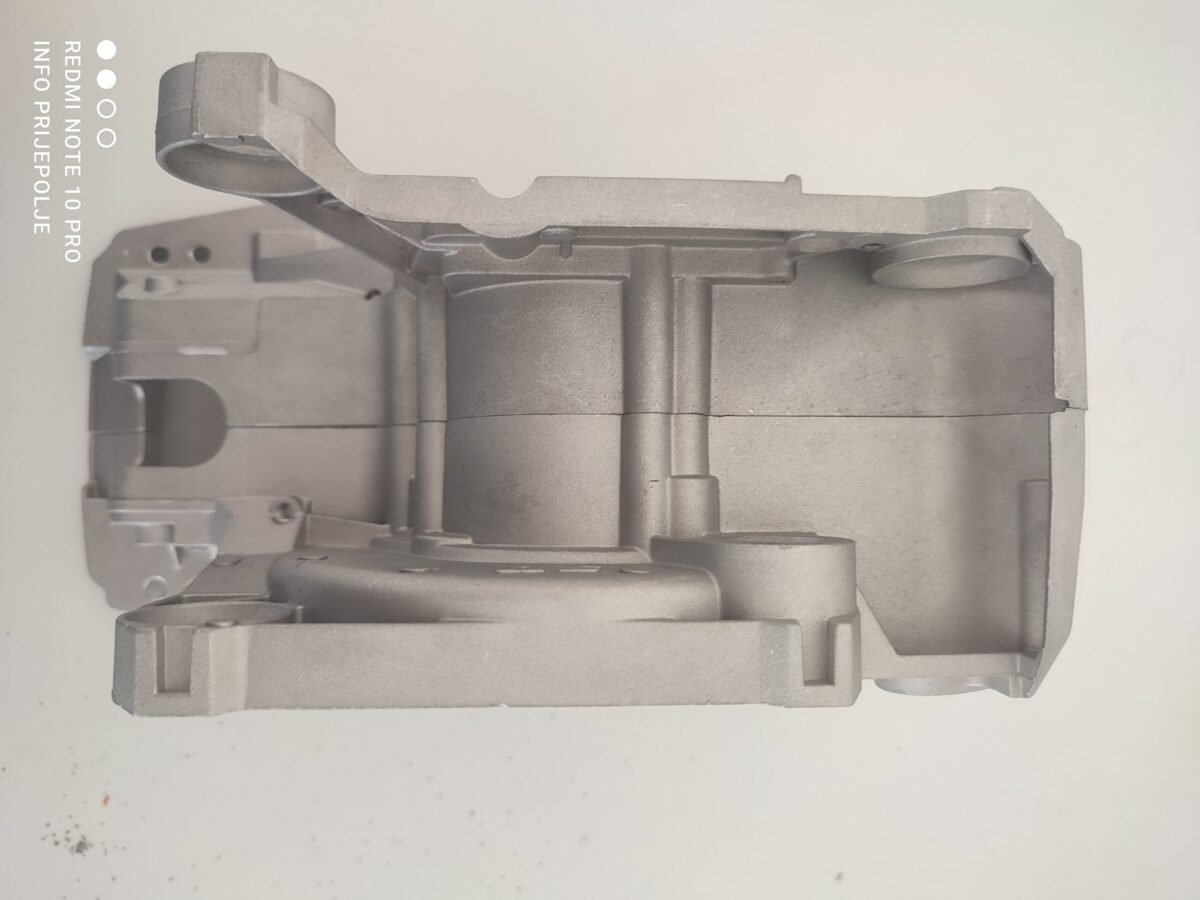 Kućište motora Kineske testere PN 4500 5200 - Slika 2